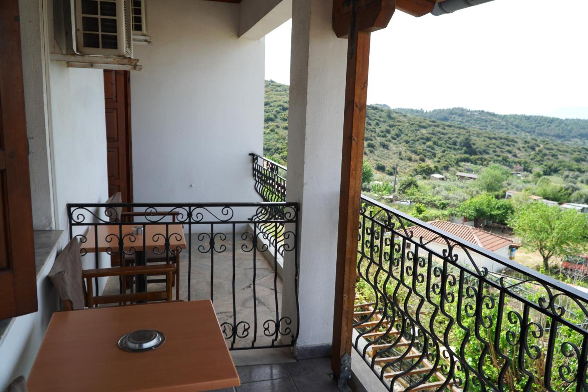 Hotel Defkalion Alli Meria Buitenkant foto